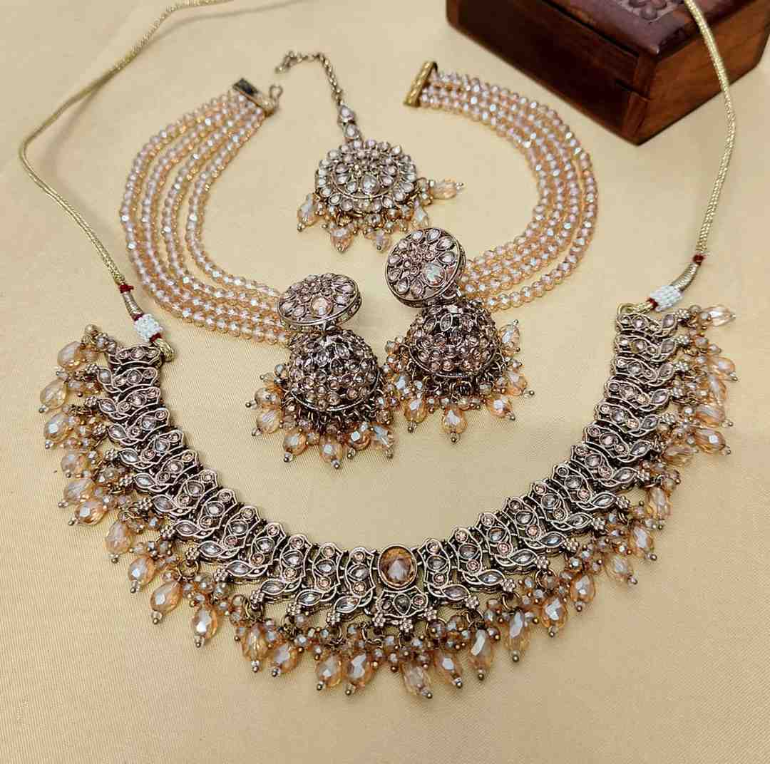 Beautiful Premium Quality Reverse Ad Stone Work  Chokker With Beautiful Shara Jhumki And Tika....