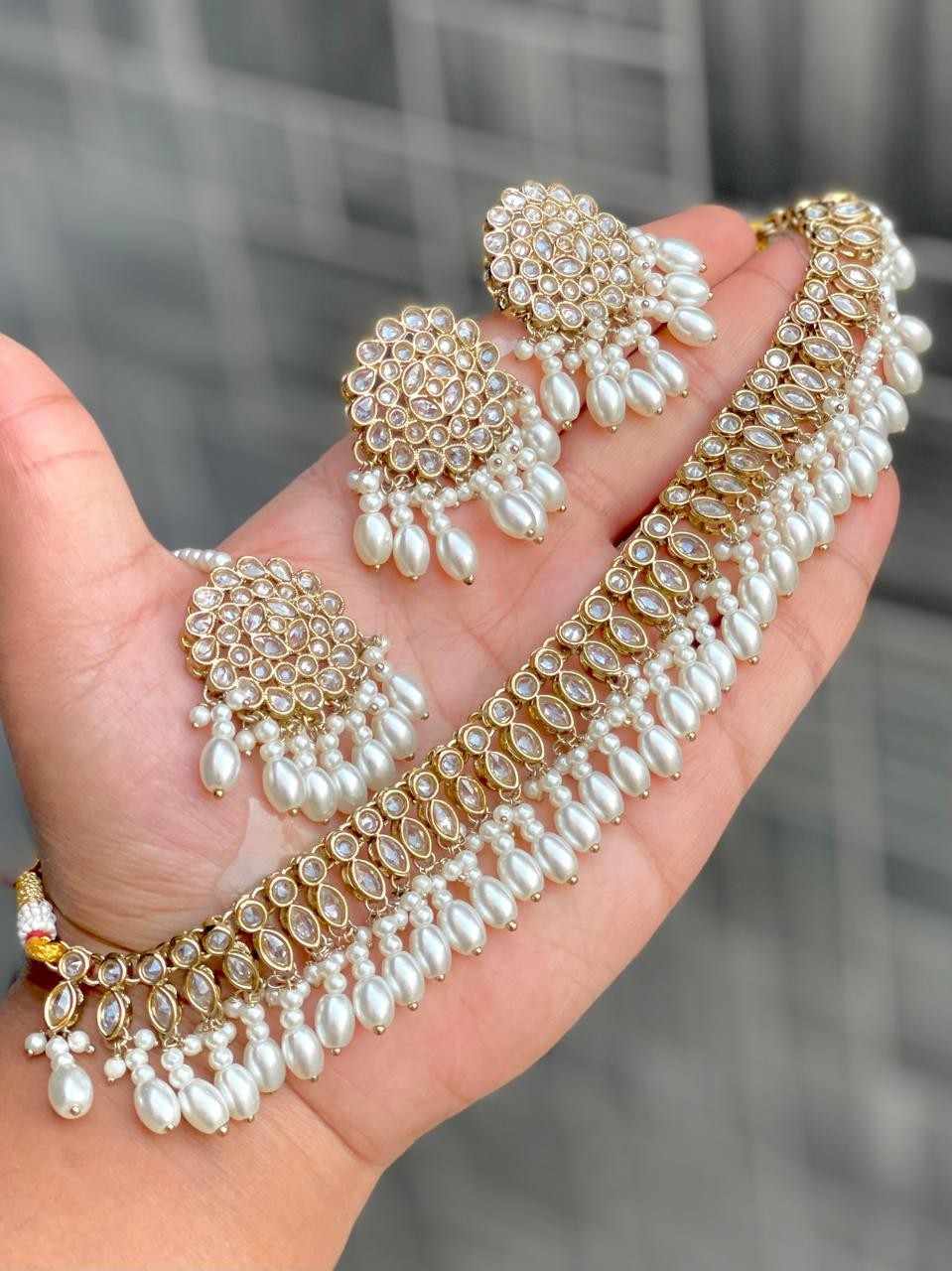 Beautiful Premium Quality Reverse Ad Stone Work Chokker With Beautiful  Earrings And Tika