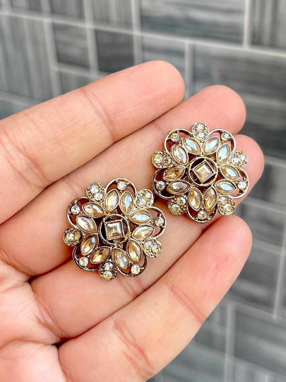 Beautiful Premium Quality Reverse Ad Stone   Studs
