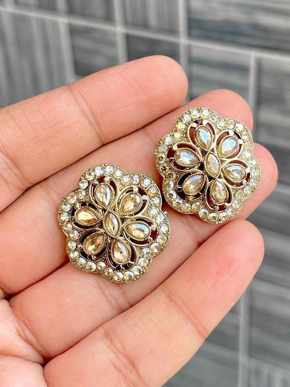 Beautiful Premium Quality Reverse Ad Stone   Studs