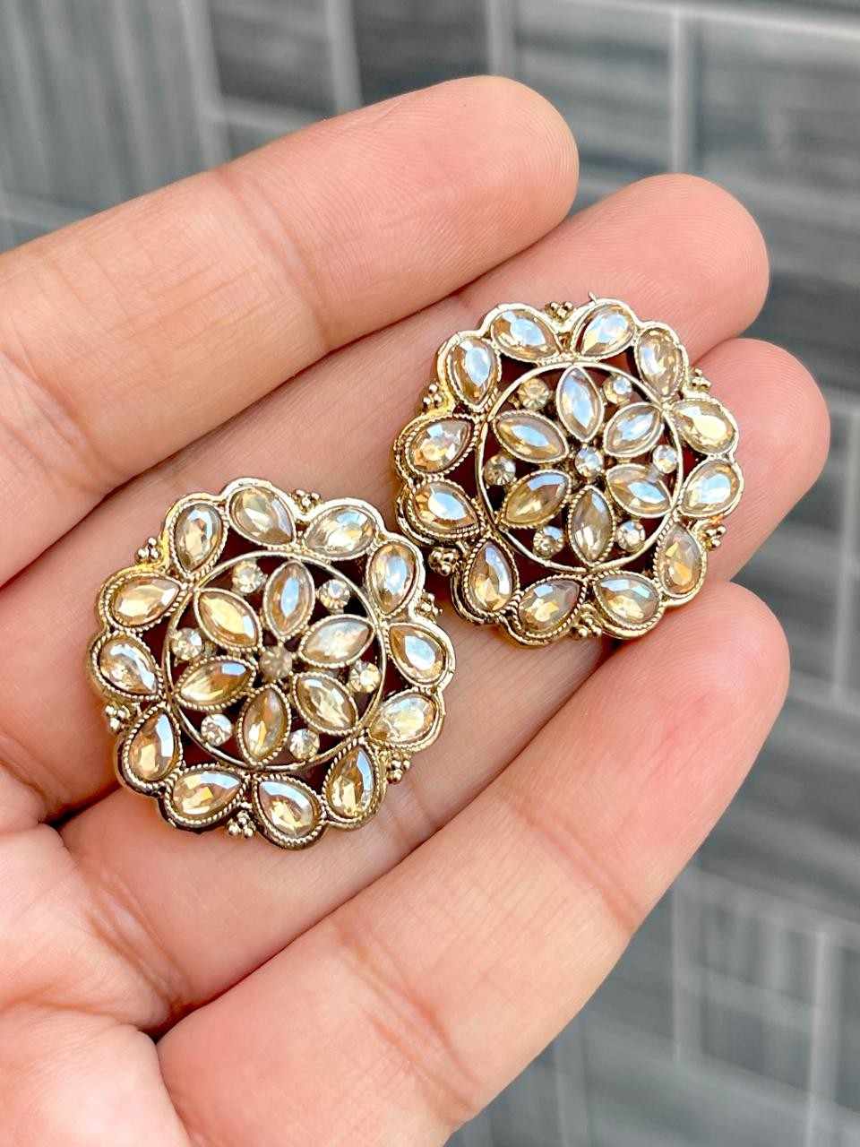 Beautiful Premium Quality  Mirror ?Chokker With Beautiful  Jhumkie And Tika...