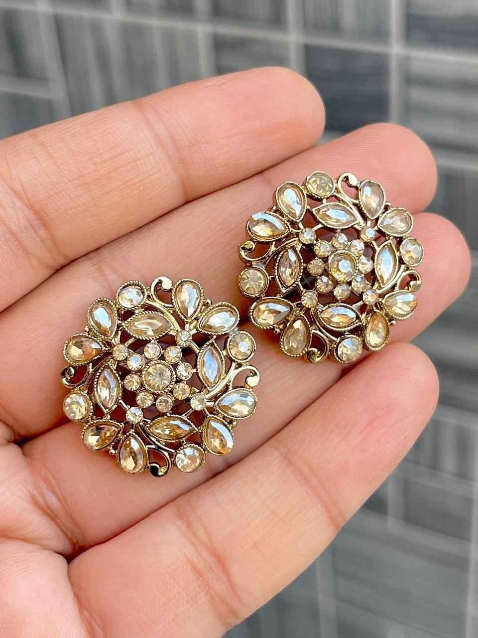 Beautiful Premium Quality Reverse Ad Stone   Studs