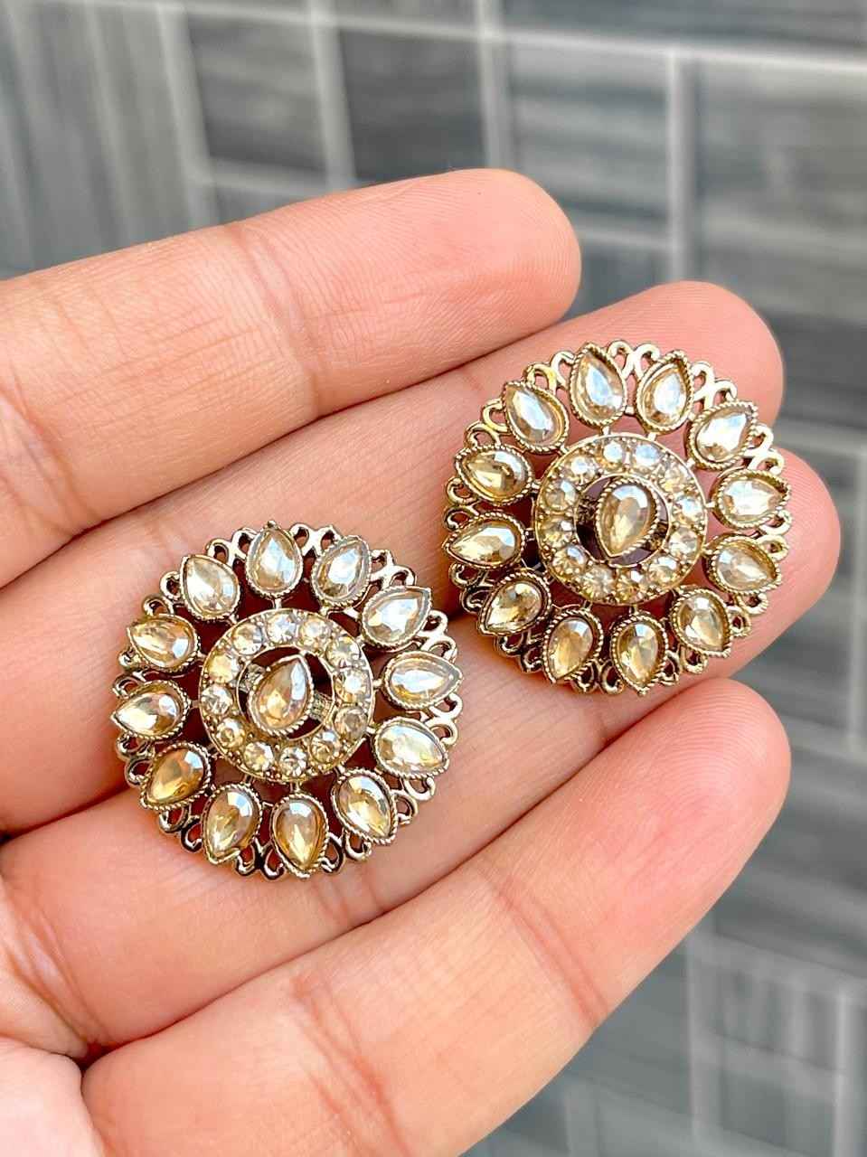 Beautiful Premium Quality Reverse Ad Stone   Studs