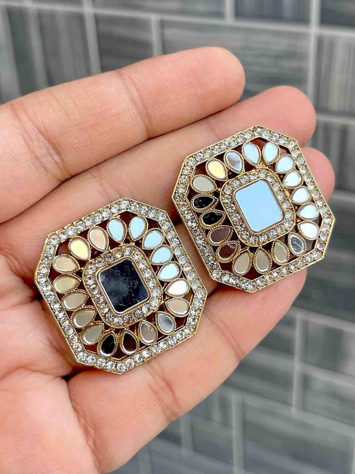 Beautiful Premium Quality Mirror ? Work Big Size  Studs