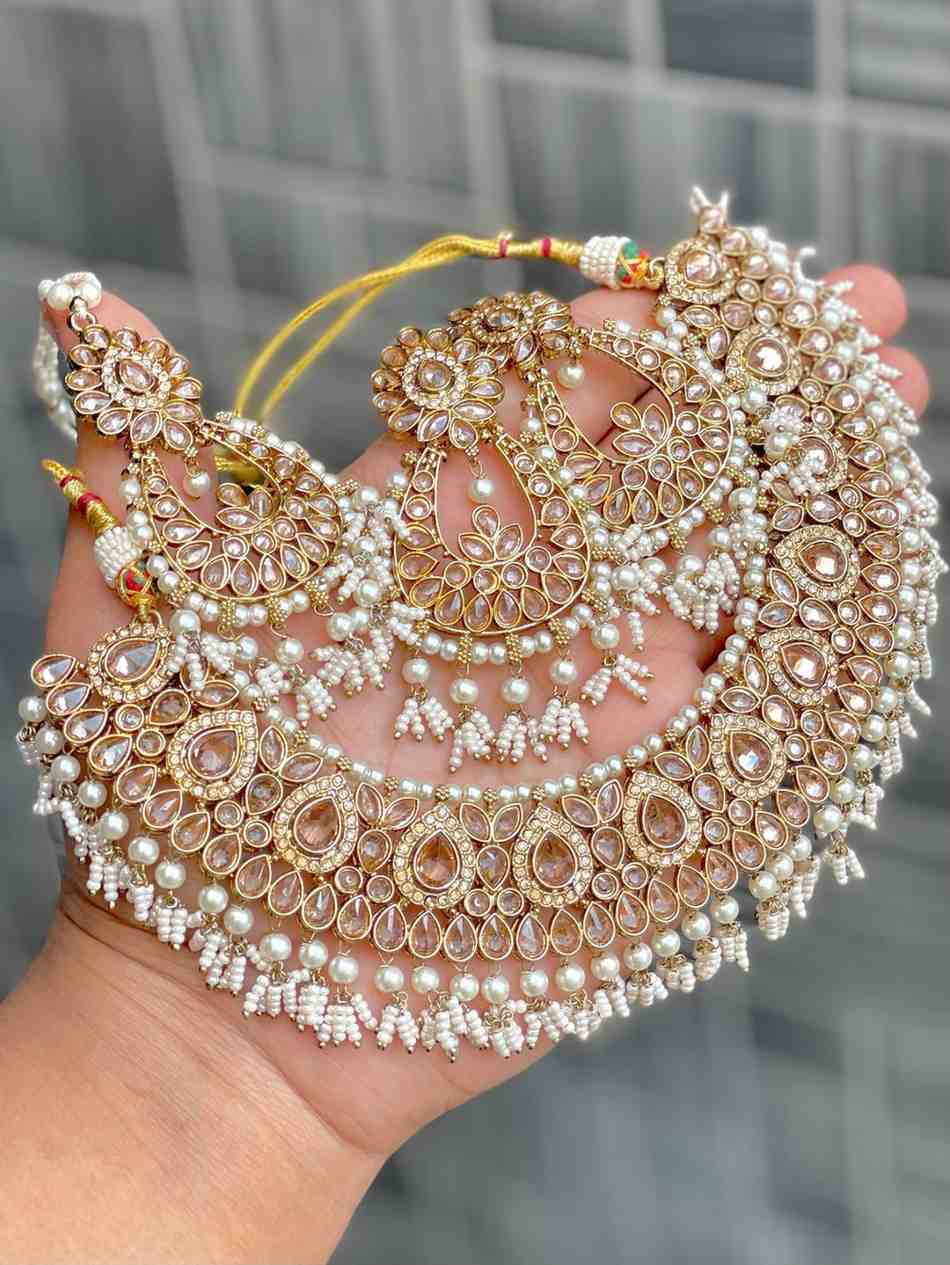 Beautiful Premium Quality Reverse Ad Stone Work Chokker With Beautiful Reverse Ad Stone Work Earring