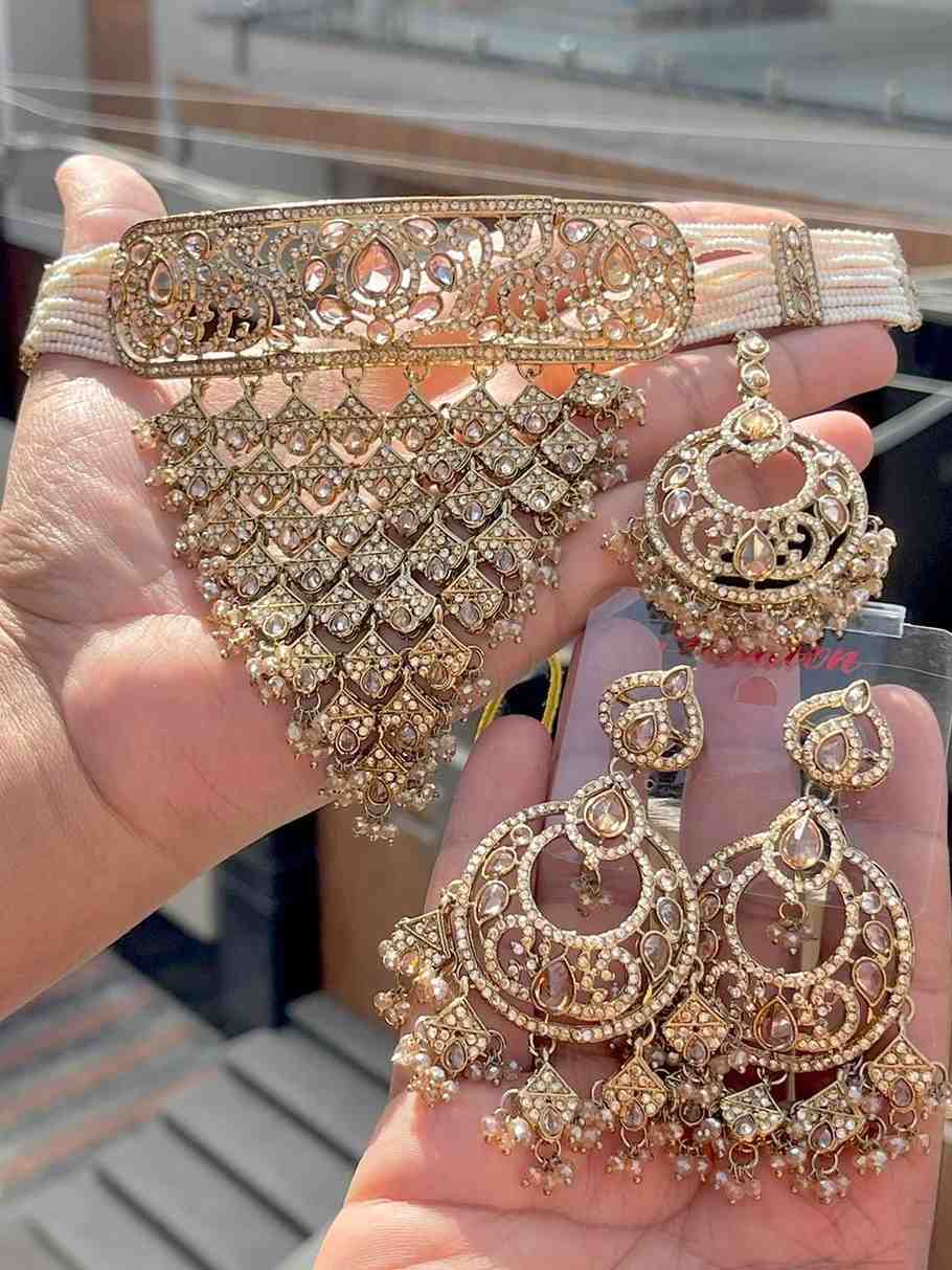 Beautiful Premium Quality Reverse Ad Stone Work V Shape Necklace With Beautiful Earrings And tika...