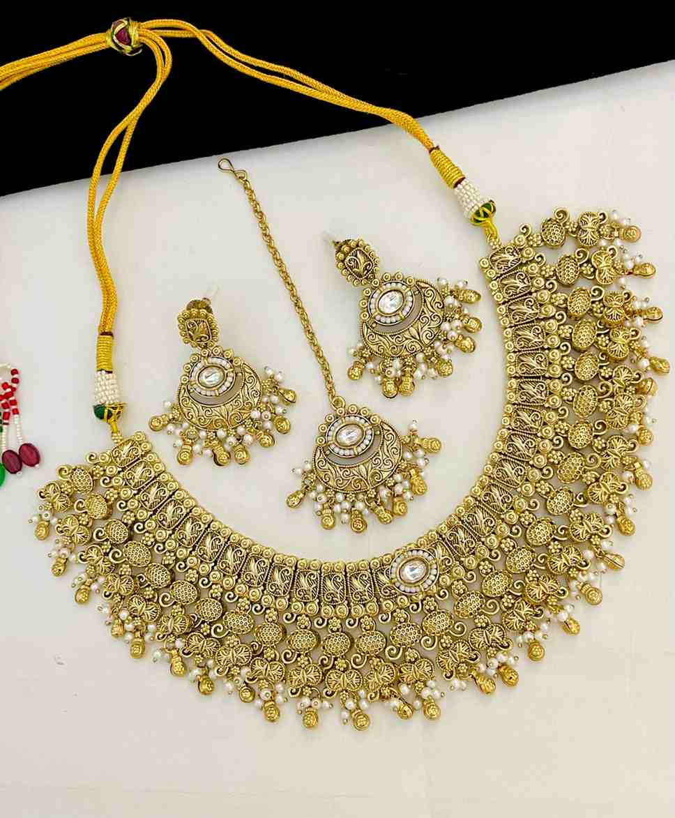 Beautiful Premium Quality Gold Plated Matt Necklace With Beautiful  Earrings And Tika...