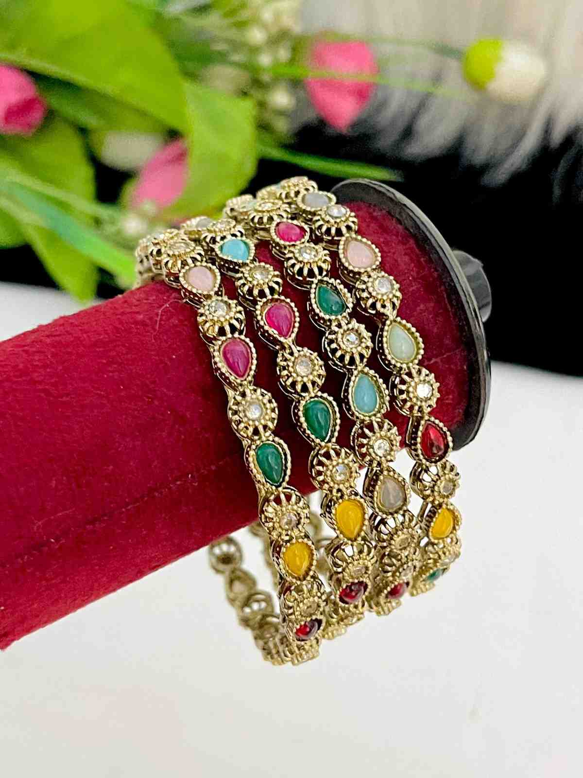 Beautiful Premium Quality Reverse Ad 4 Pc’s Bangle Set.... Size 2.4 2.6 2.8 2.10