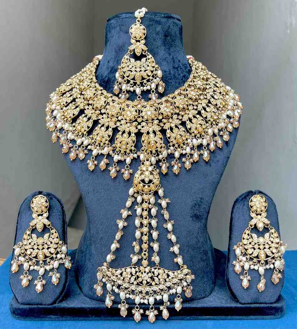 Beautiful Premium Quality Reverse Ad Stone Work Pakistani Bridal Necklace With Beautiful  Earrings  