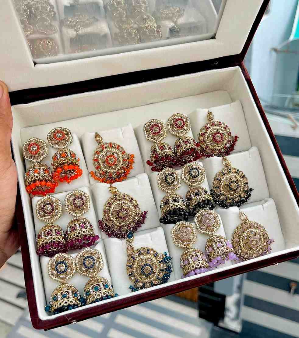 Beautiful Premium Quality Reverse Ad Stone Work Pakistani  Look Jhumkie And Tika....  Set Of 6 Pairs