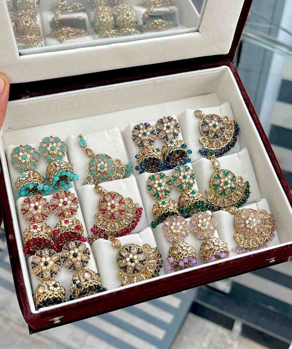 Beautiful Premium Quality Reverse Ad Stone Work Pakistani  Look Jhumkie And Tika....  Set Of 6 Pairs