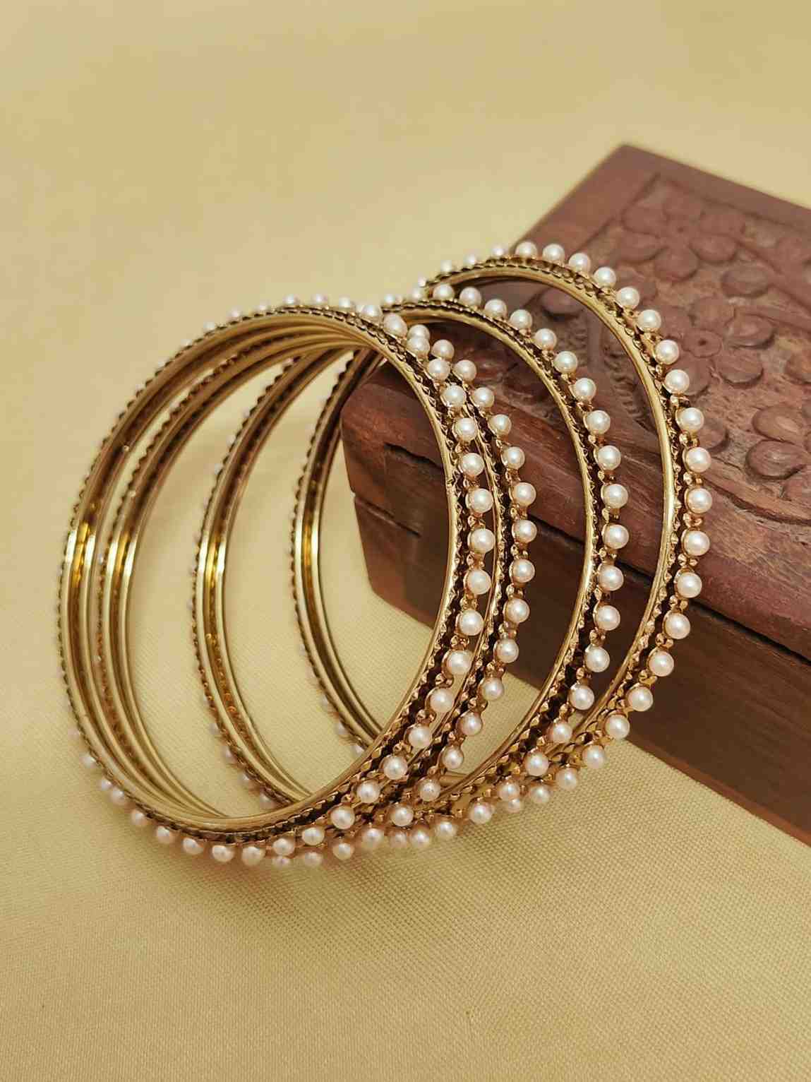 4 Pcs Pearl Bangle Set
